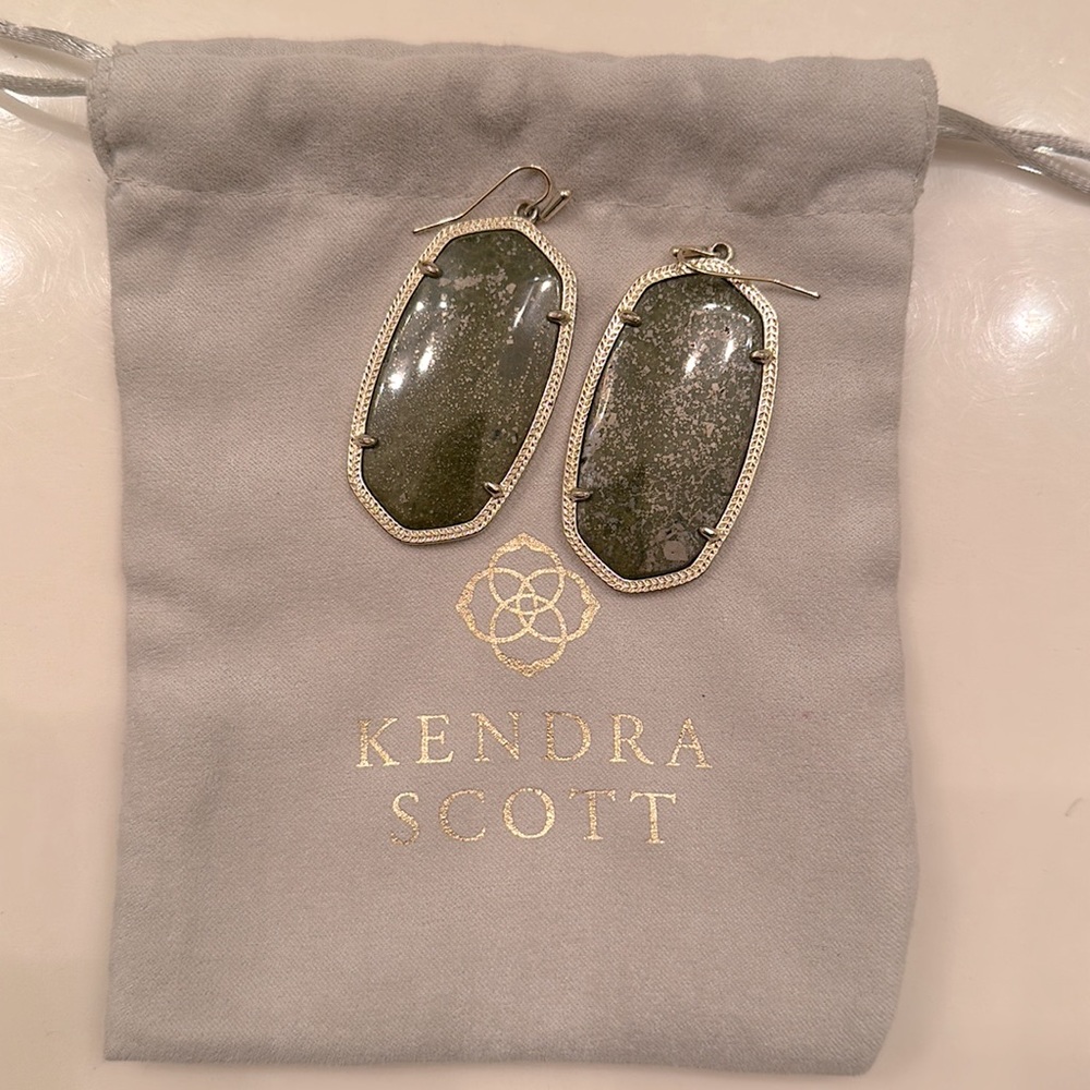 Elle Kendra Scott Gold Drop Earrings